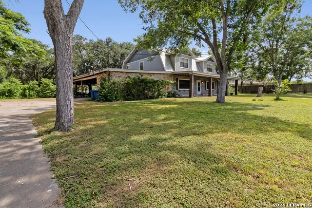 1535 W HOUSTON ST Beeville, TX 78102