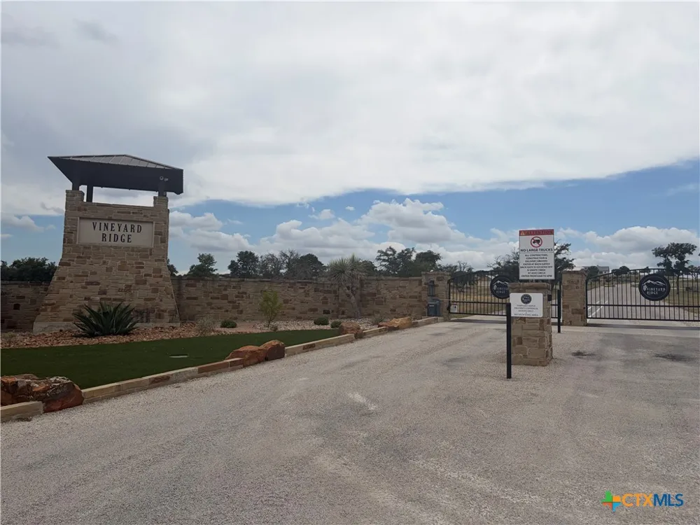 99 Axis Circle Fredericksburg, TX 78624