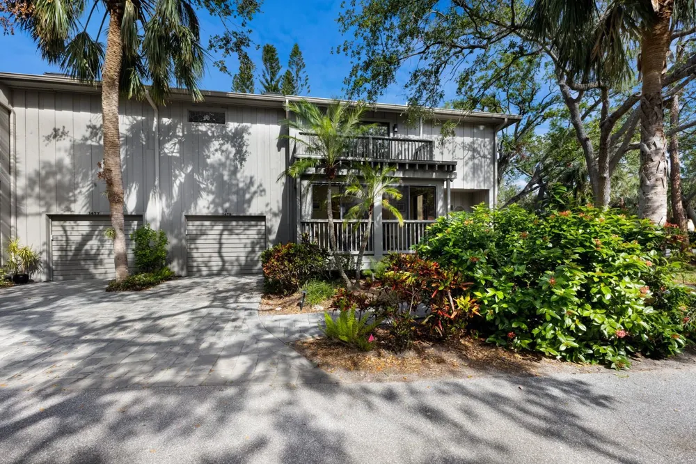 1479 LANDINGS CIRCLE #41 Sarasota, FL 34231