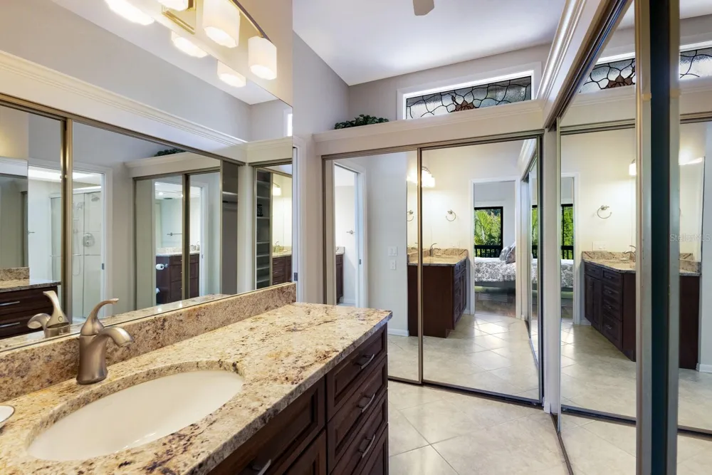 1479 LANDINGS CIRCLE #41 Sarasota, FL 34231