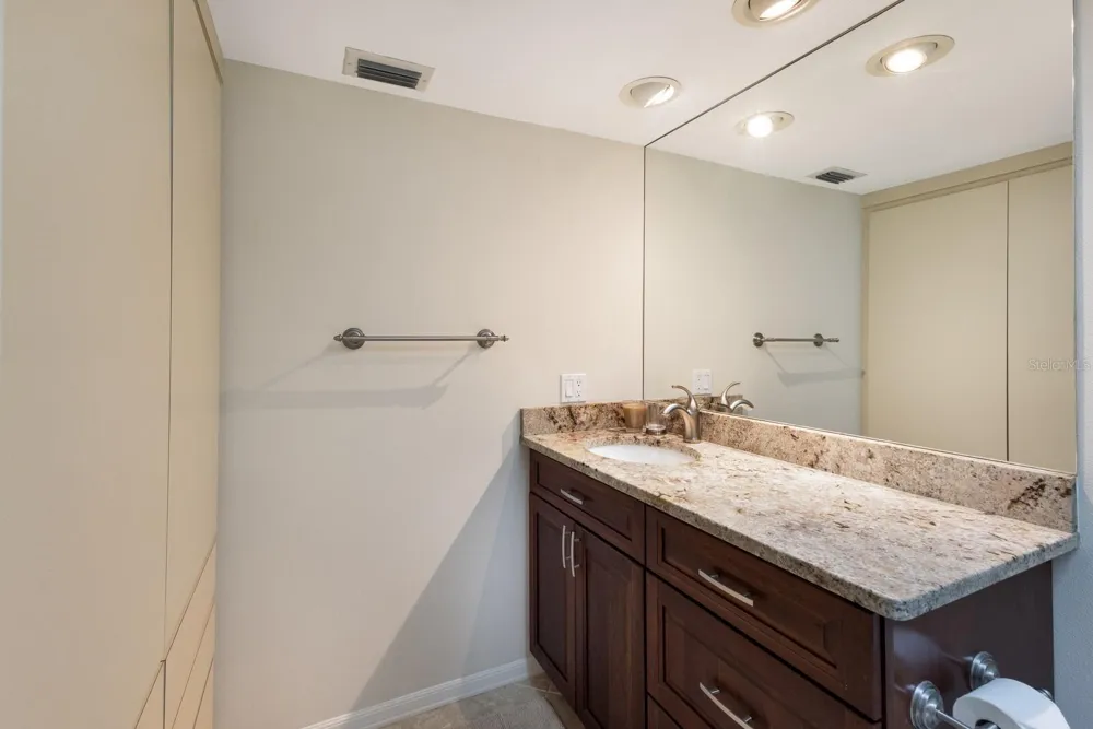1479 LANDINGS CIRCLE #41 Sarasota, FL 34231