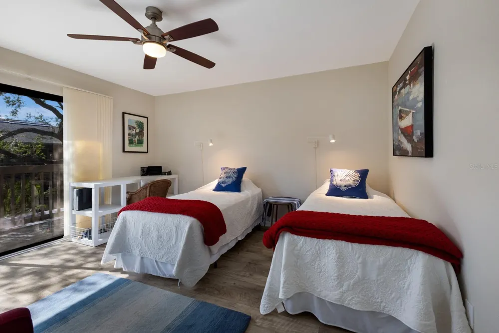 1479 LANDINGS CIRCLE #41 Sarasota, FL 34231