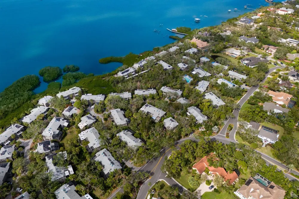 1479 LANDINGS CIRCLE #41 Sarasota, FL 34231