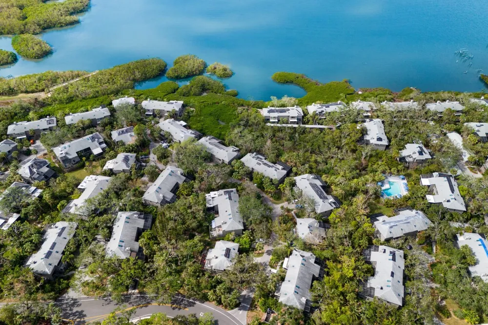 1479 LANDINGS CIRCLE #41 Sarasota, FL 34231