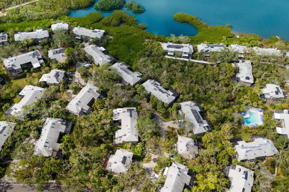 1479 LANDINGS CIRCLE #41 Sarasota, FL 34231