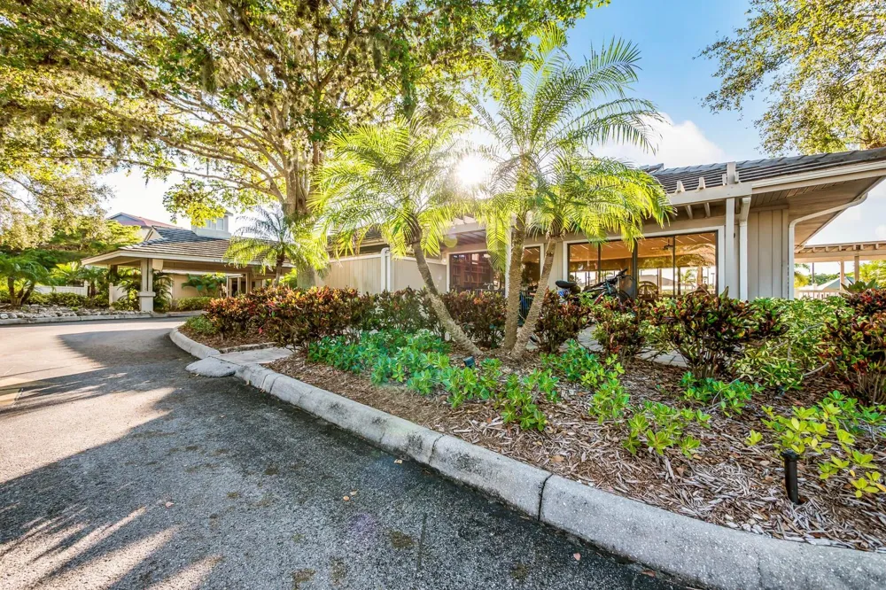 1479 LANDINGS CIRCLE #41 Sarasota, FL 34231