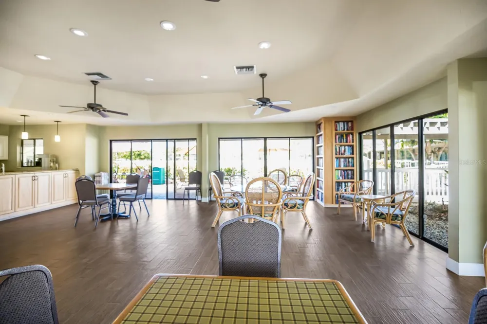 1479 LANDINGS CIRCLE #41 Sarasota, FL 34231