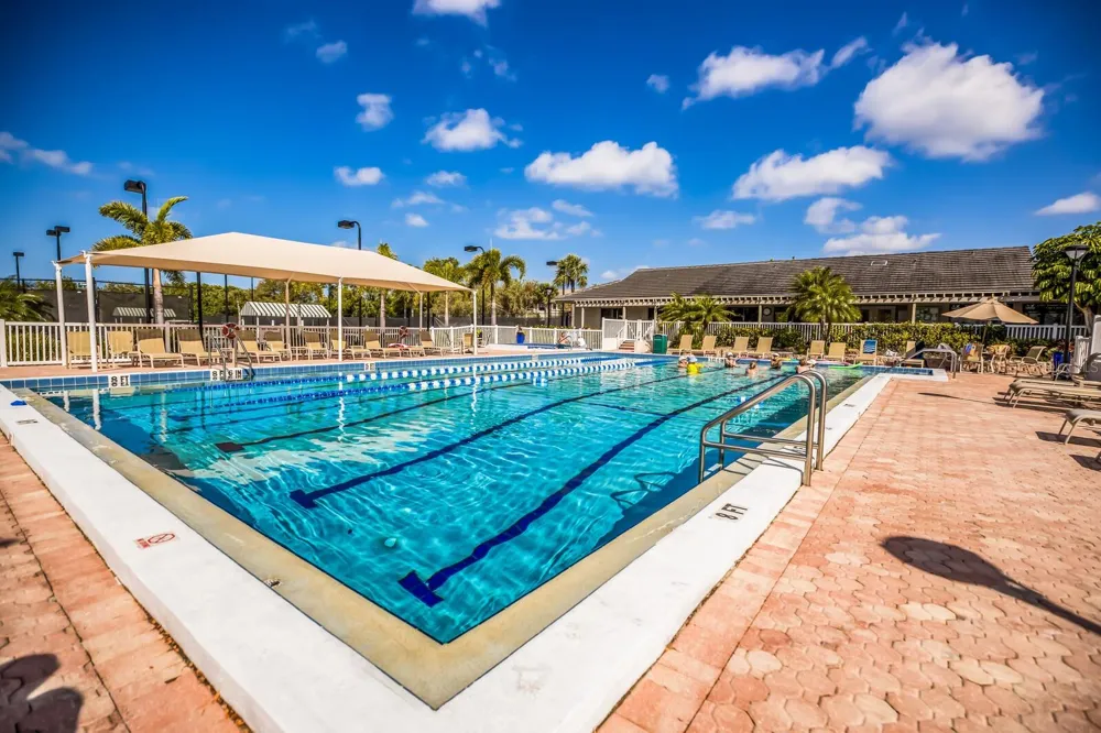 1479 LANDINGS CIRCLE #41 Sarasota, FL 34231