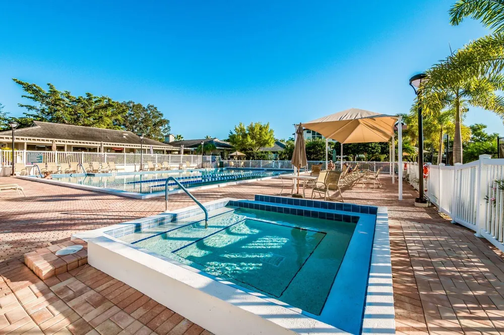 1479 LANDINGS CIRCLE #41 Sarasota, FL 34231