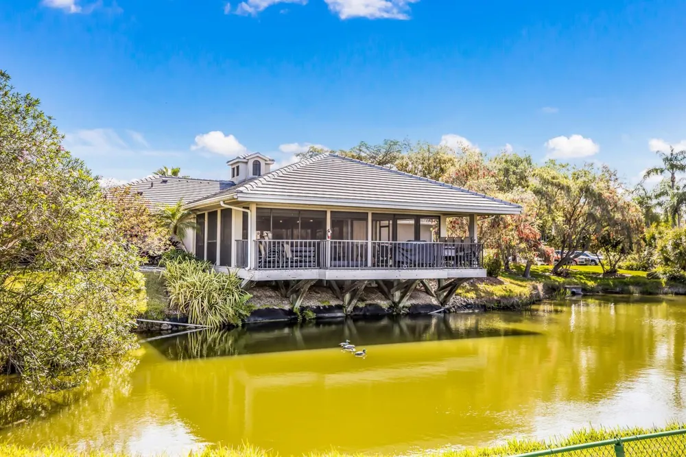 1479 LANDINGS CIRCLE #41 Sarasota, FL 34231