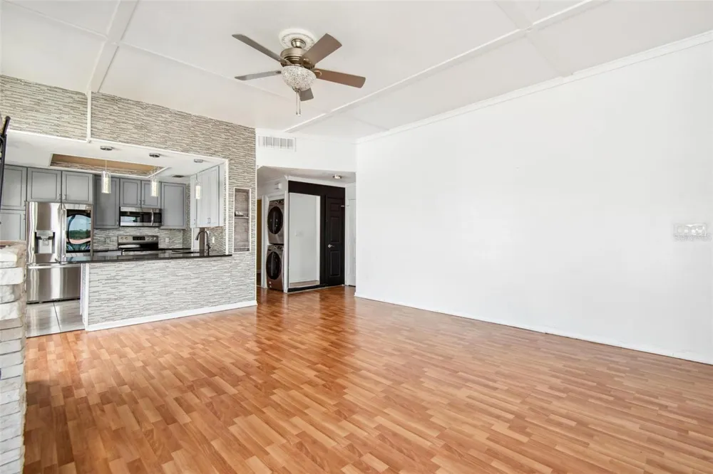 3127 W SLIGH AVENUE #204B Tampa, FL 33614