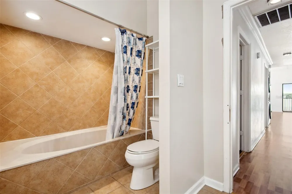 3127 W SLIGH AVENUE #204B Tampa, FL 33614