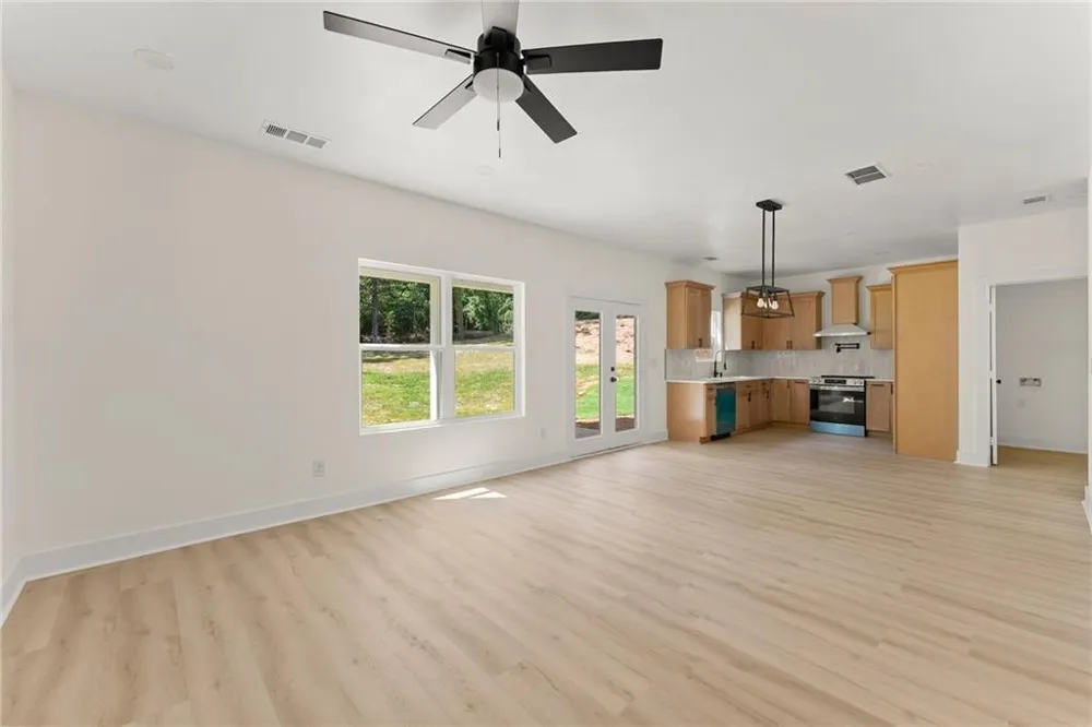 172 Llewellyn st Clarkesville, GA 30523