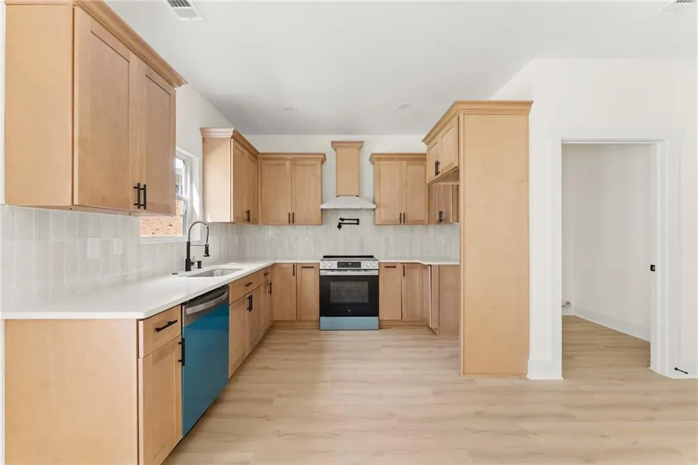 172 Llewellyn st Clarkesville, GA 30523