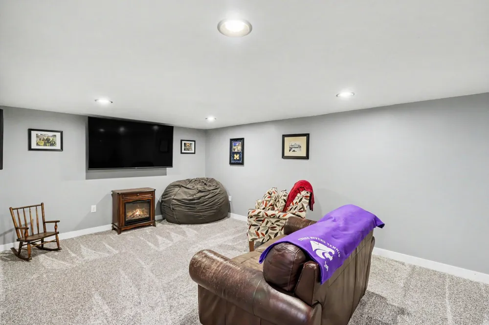 1025 Clausen Avenue Three Rivers, MI 49093