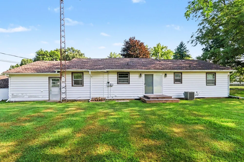 1025 Clausen Avenue Three Rivers, MI 49093