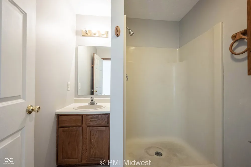 1092 Cobra Drive Franklin, IN 46131