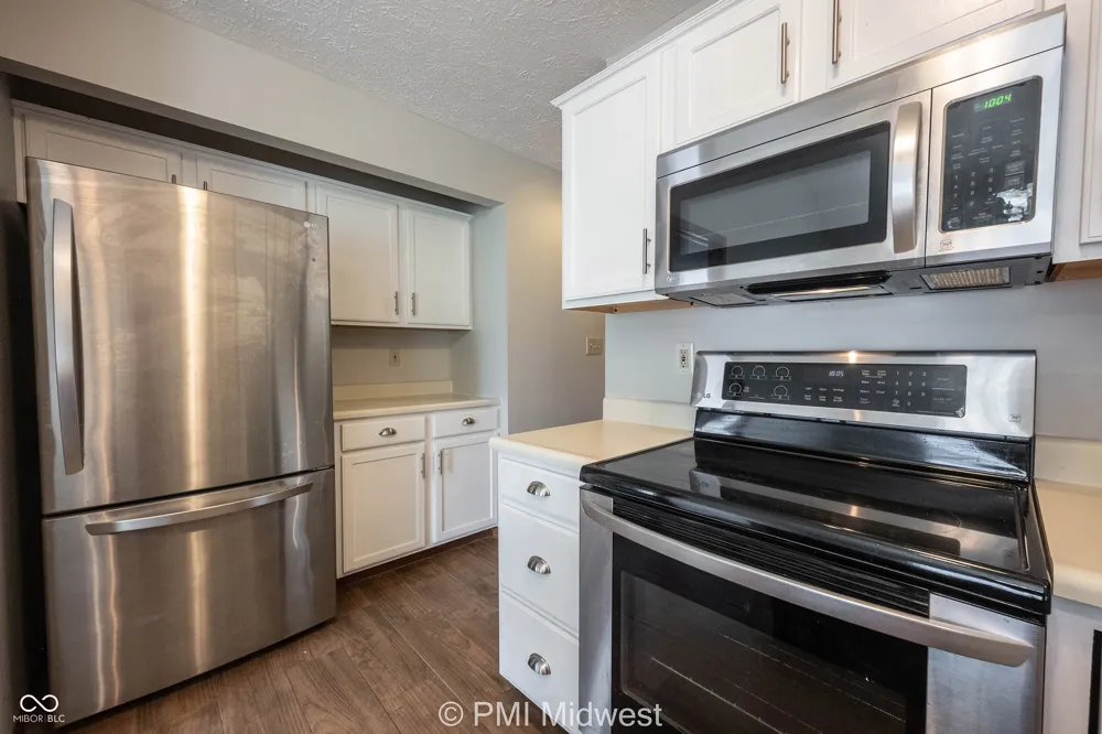 1092 Cobra Drive Franklin, IN 46131