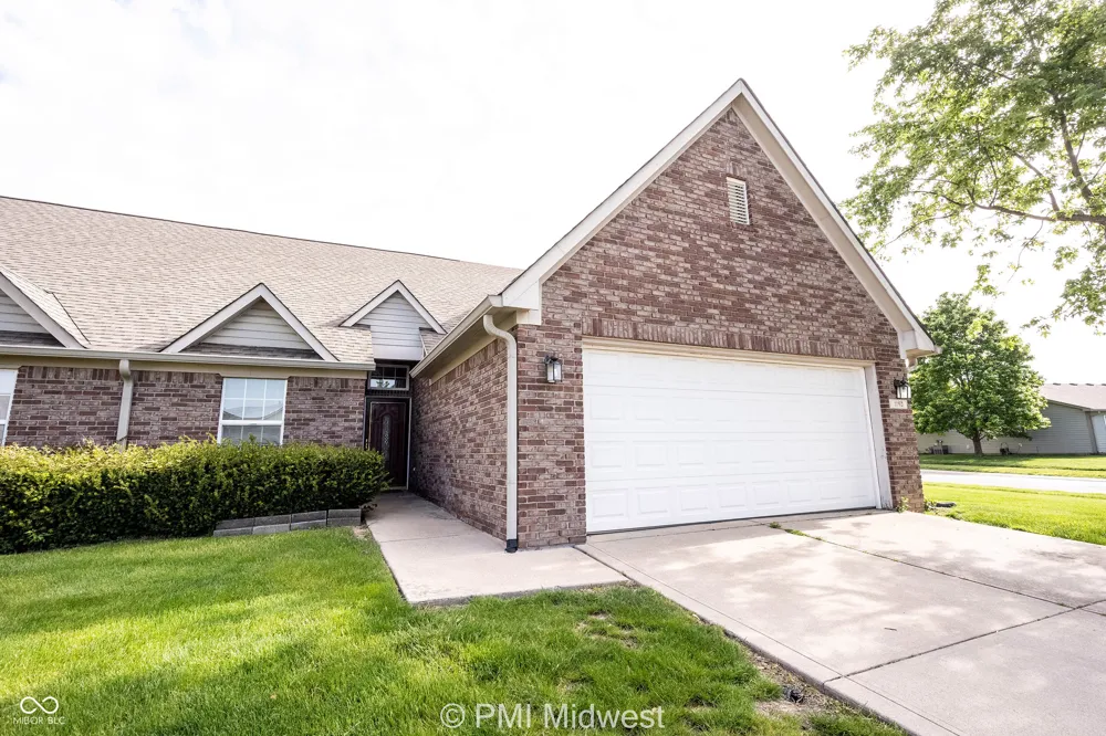 1092 Cobra Drive Franklin, IN 46131