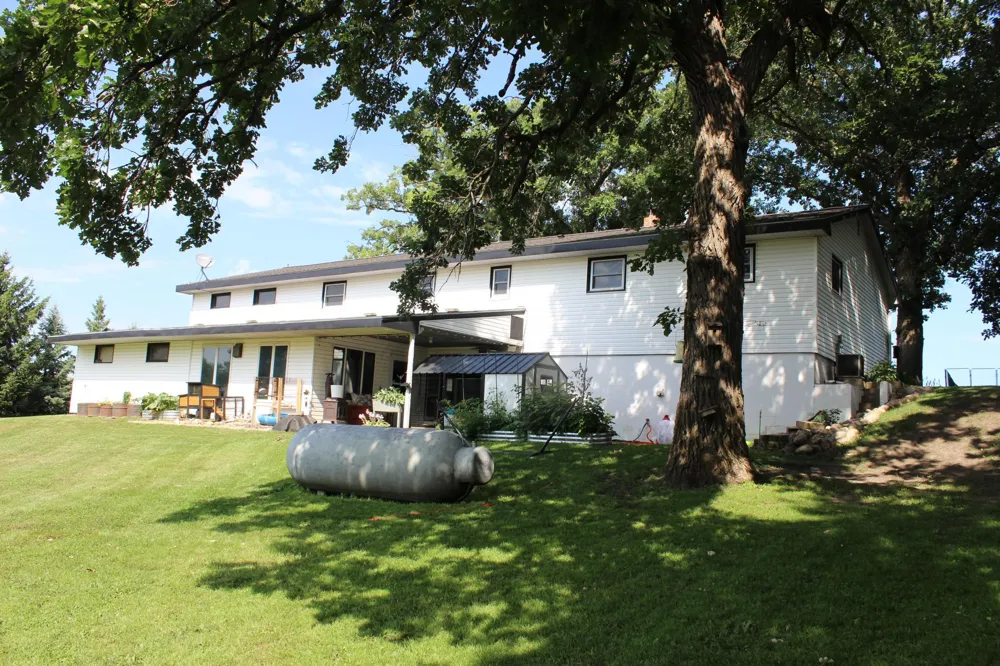 17960 Aaron Heights NW Evansville, MN 56326