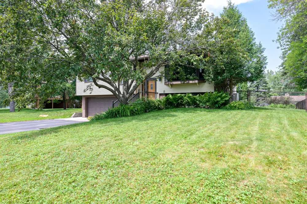 233 Sitka Street Duluth, MN 55811