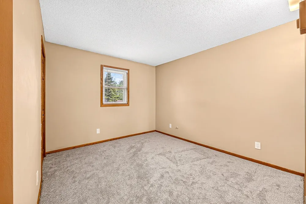 233 Sitka Street Duluth, MN 55811