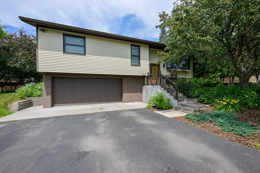 233 Sitka Street Duluth, MN 55811