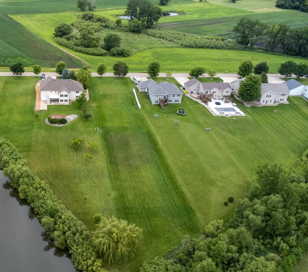 1165 Dale Street SW Hutchinson, MN 55350