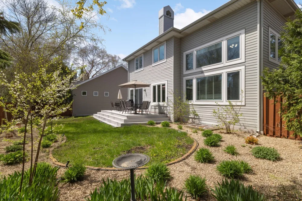 15765 25th Pl Plymouth, MN 55447