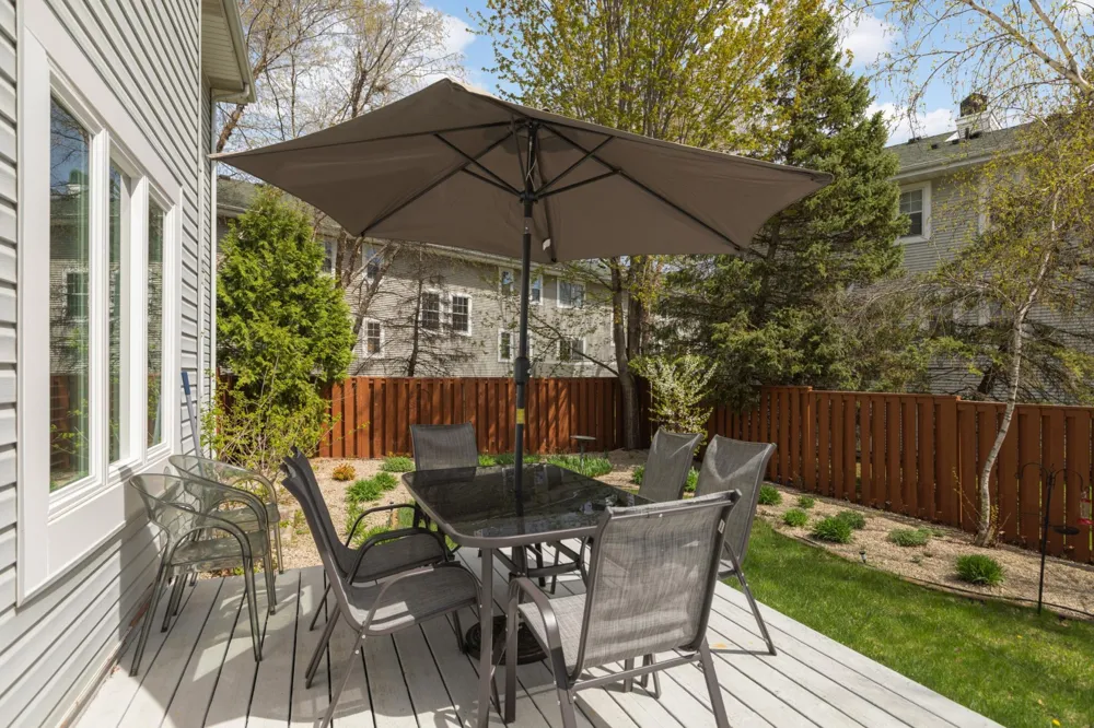 15765 25th Pl Plymouth, MN 55447
