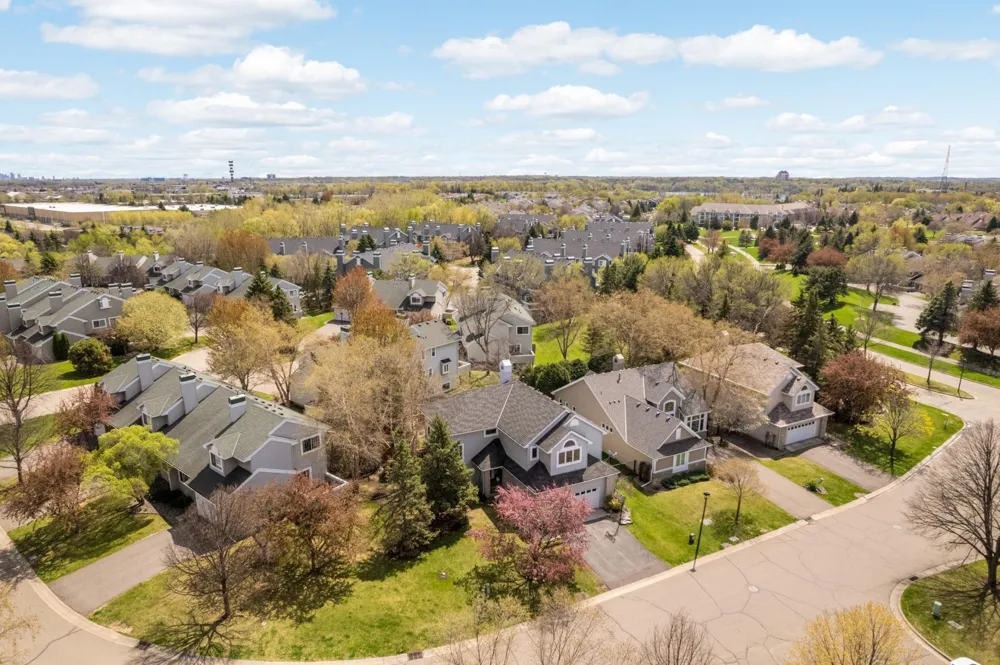15765 25th Pl Plymouth, MN 55447