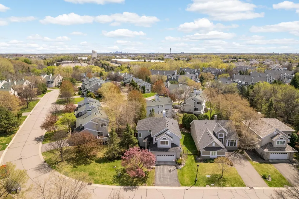 15765 25th Pl Plymouth, MN 55447