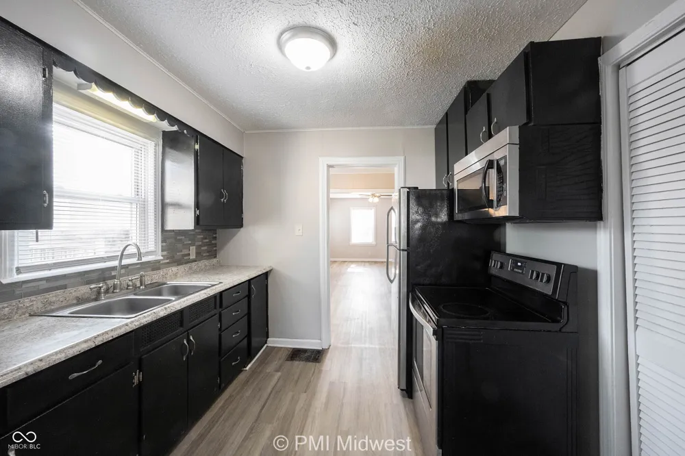 74 2nd Avenue Beech Grove, IN 46107