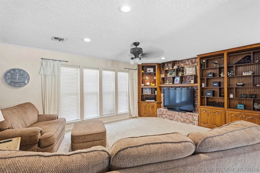 135 Chaparral Street Lone Grove, OK 73401