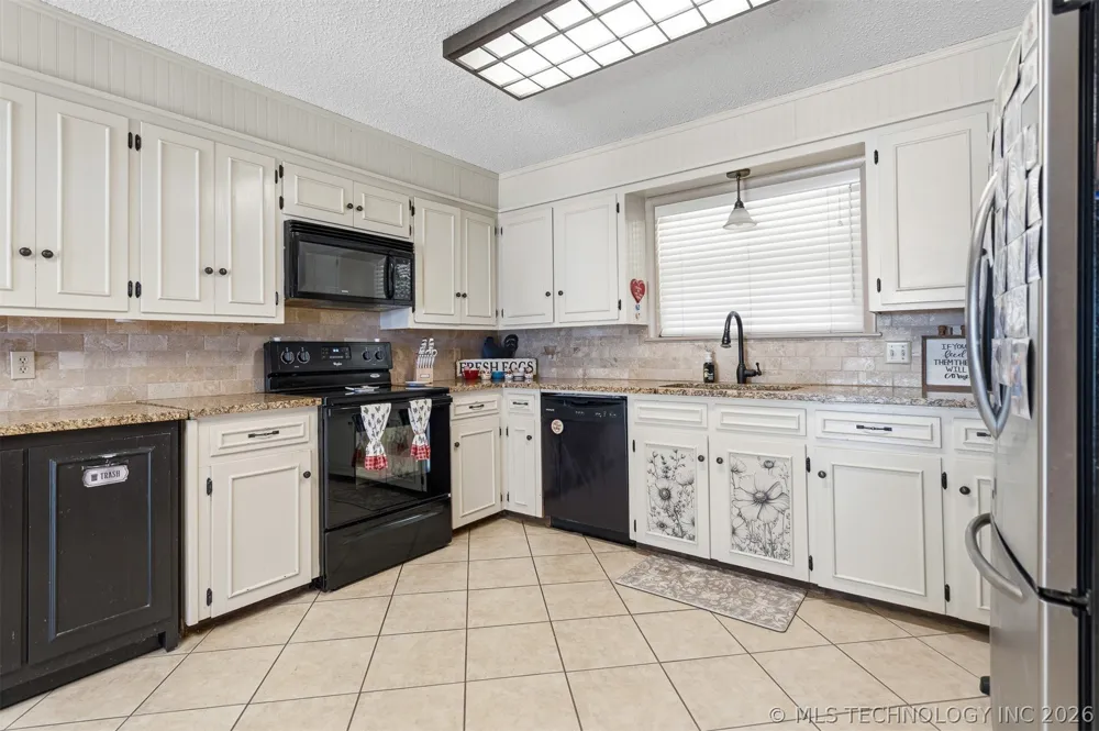 135 Chaparral Street Lone Grove, OK 73401