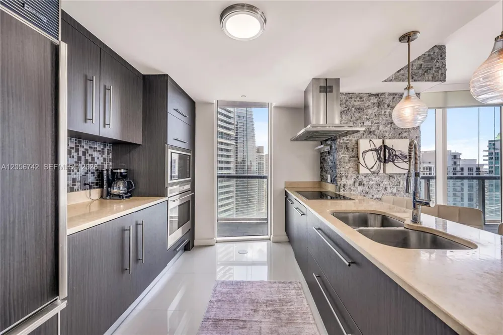 495 Brickell Ave #3702 Miami, FL 33131