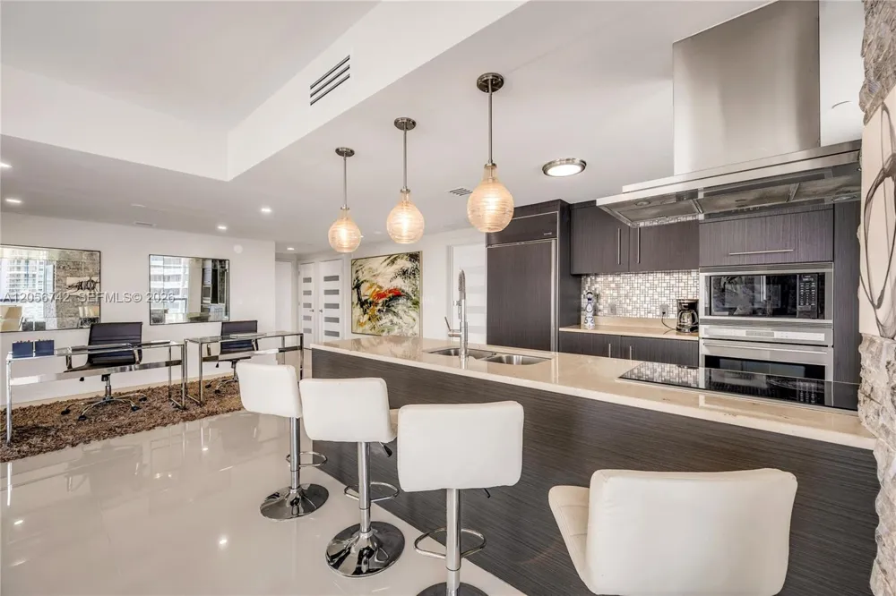 495 Brickell Ave #3702 Miami, FL 33131
