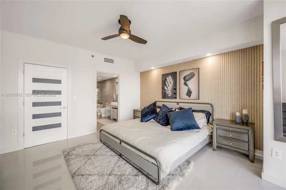 495 Brickell Ave #3702 Miami, FL 33131