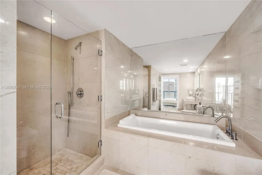495 Brickell Ave #3702 Miami, FL 33131
