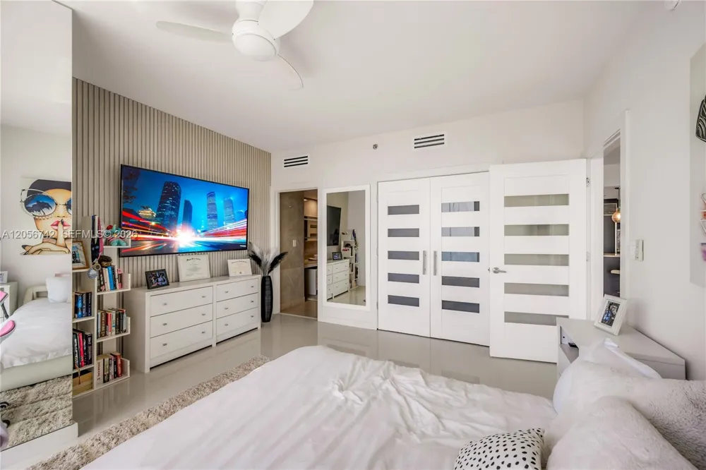 495 Brickell Ave #3702 Miami, FL 33131