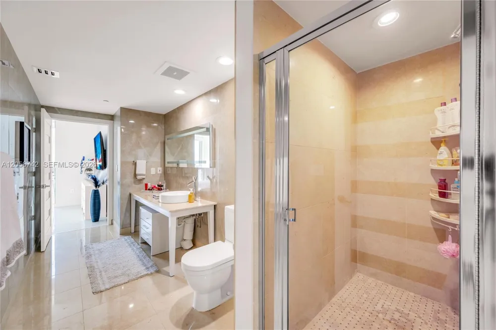 495 Brickell Ave #3702 Miami, FL 33131