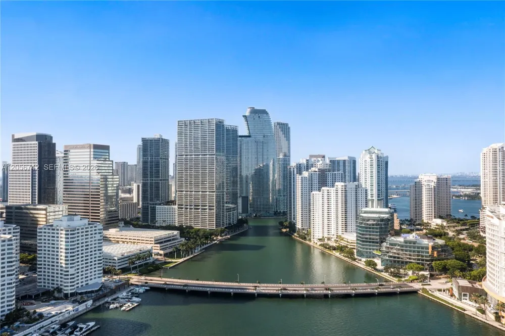 495 Brickell Ave #3702 Miami, FL 33131