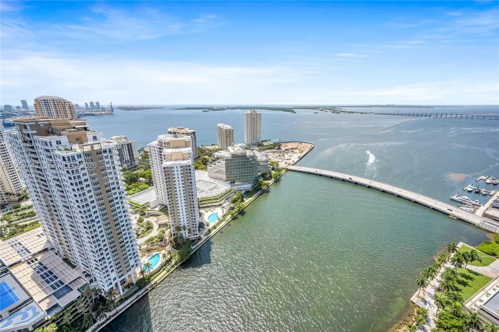 495 Brickell Ave #3702 Miami, FL 33131