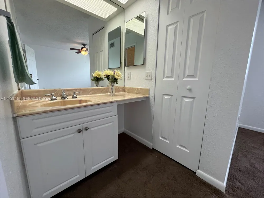 895 Crystal Lake Dr #103 Deerfield Beach, FL 33064