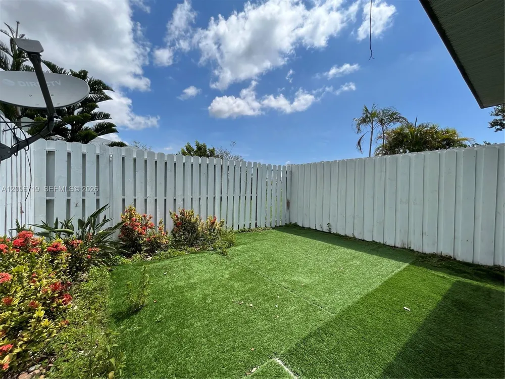 895 Crystal Lake Dr #103 Deerfield Beach, FL 33064