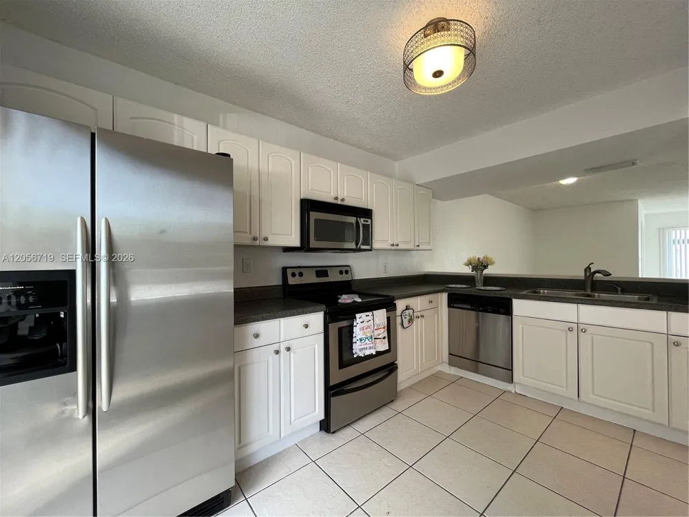 895 Crystal Lake Dr #103 Deerfield Beach, FL 33064