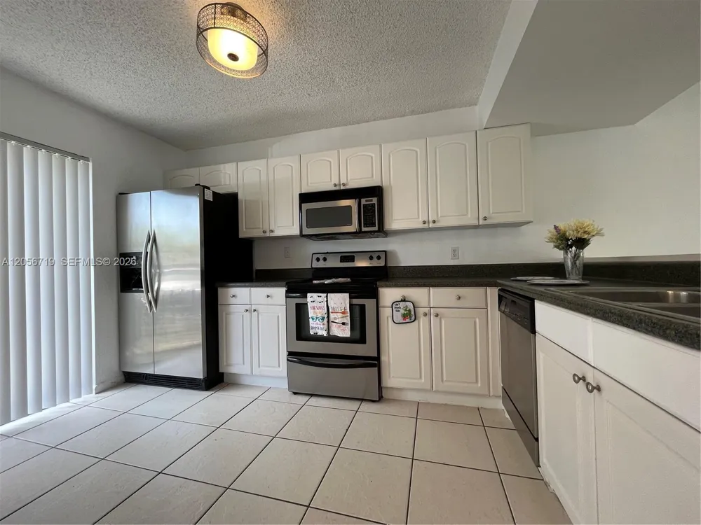 895 Crystal Lake Dr #103 Deerfield Beach, FL 33064