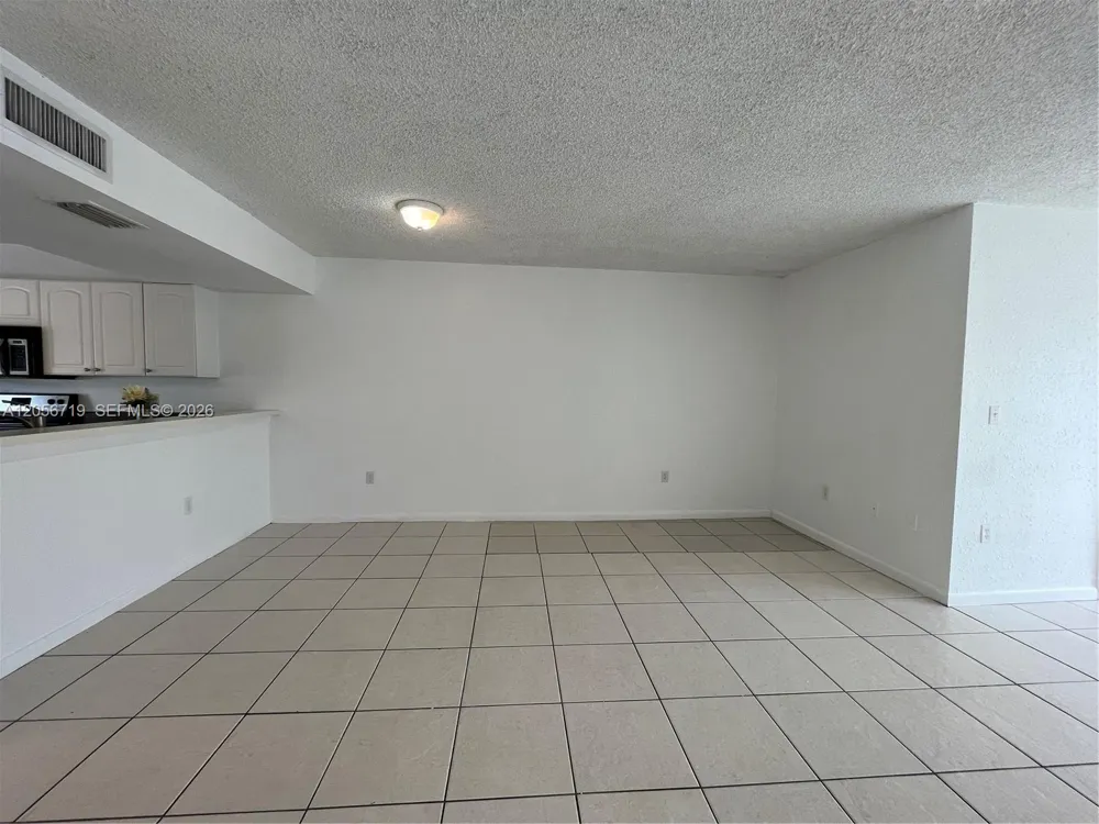 895 Crystal Lake Dr #103 Deerfield Beach, FL 33064