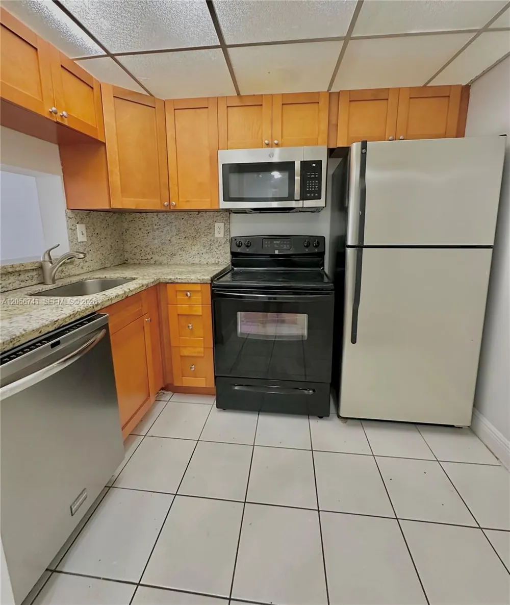 486 NW 165th St Rd #B-103 Miami, FL 33169
