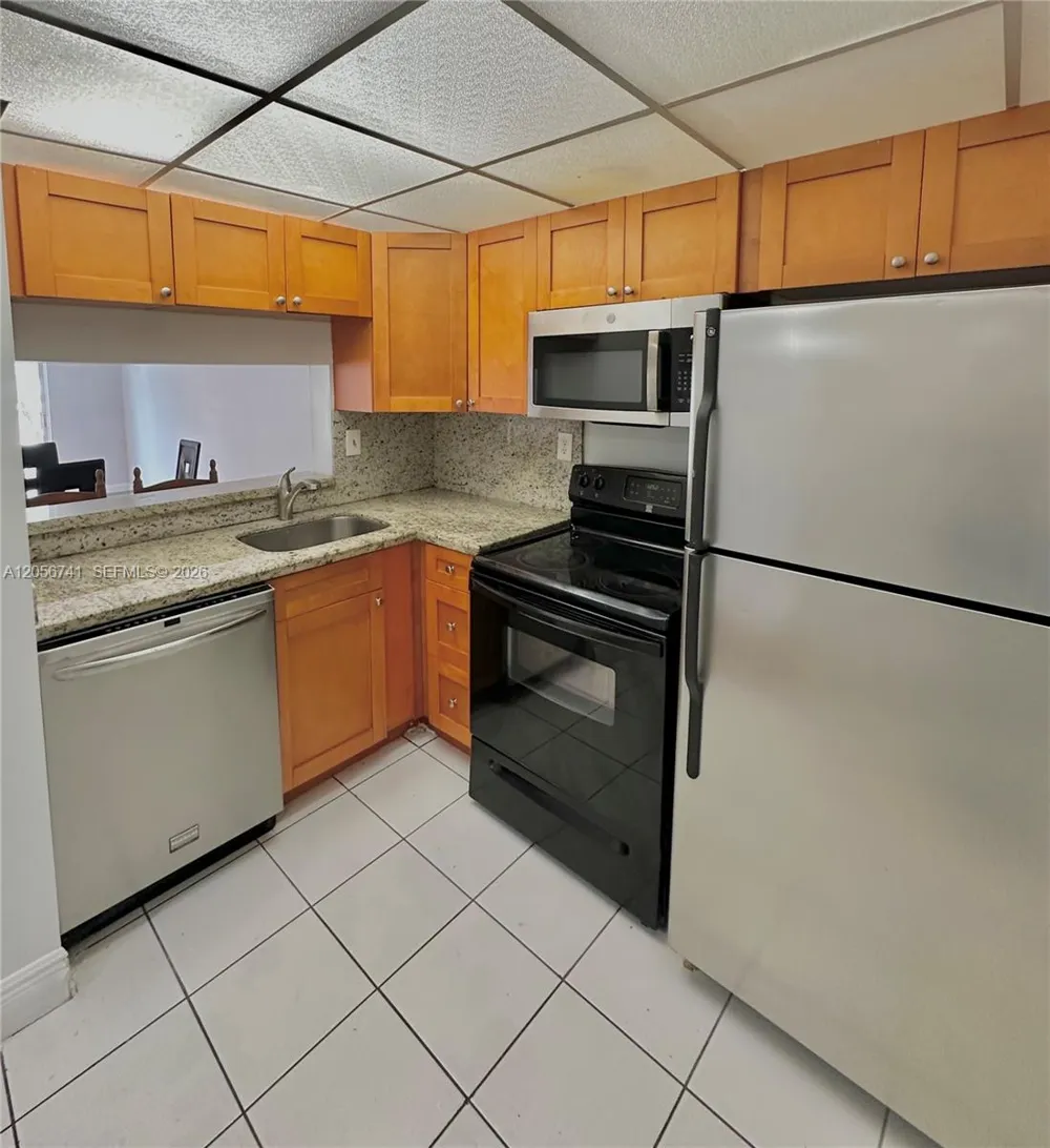 486 NW 165th St Rd #B-103 Miami, FL 33169
